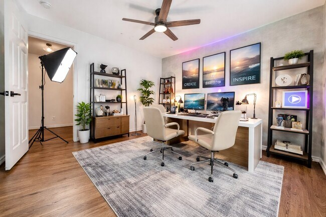 Photo - 2126 Banks St Unidad 2