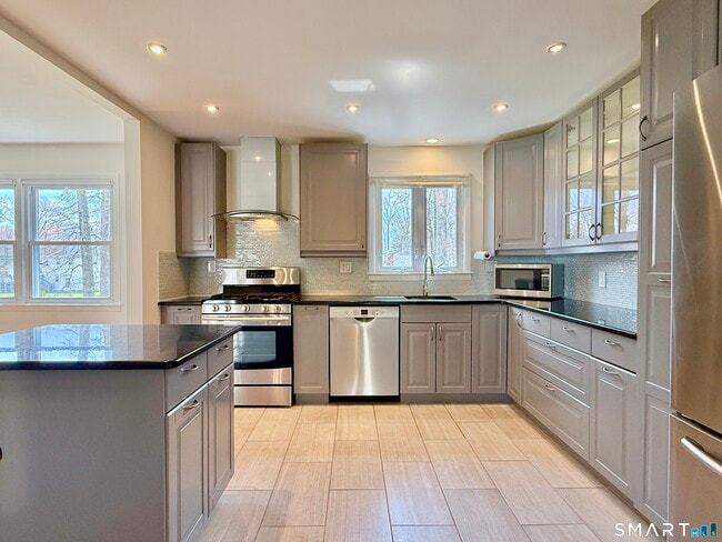 Photo - 47 Fuller Dr