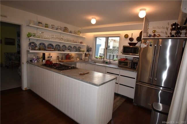 Photo - 15 Trumbull St