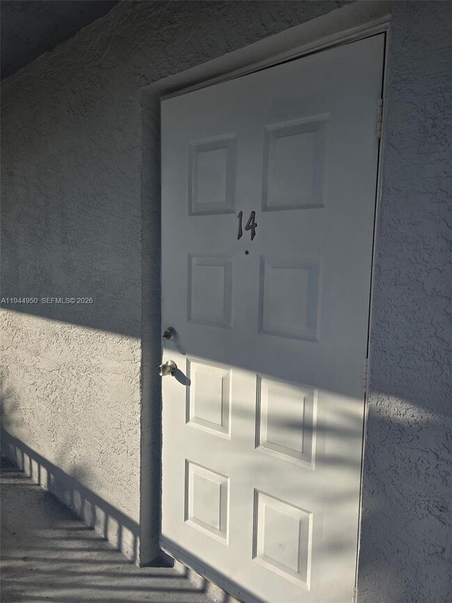 Building Photo - 2401 Van Buren St Unit 14