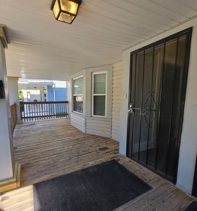 Photo - 747 E 117th St Unit 1