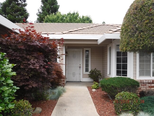 Photo - 1335 Meadowlark Way