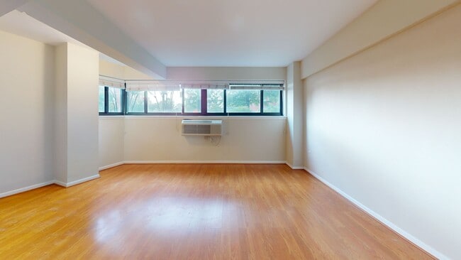 Photo - 3601 Wisconsin Ave NW