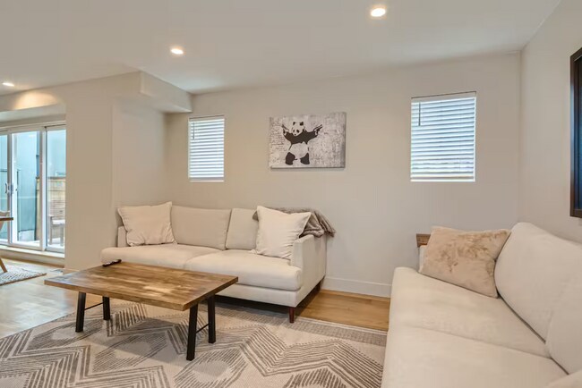 Photo - 1348 Zenobia St