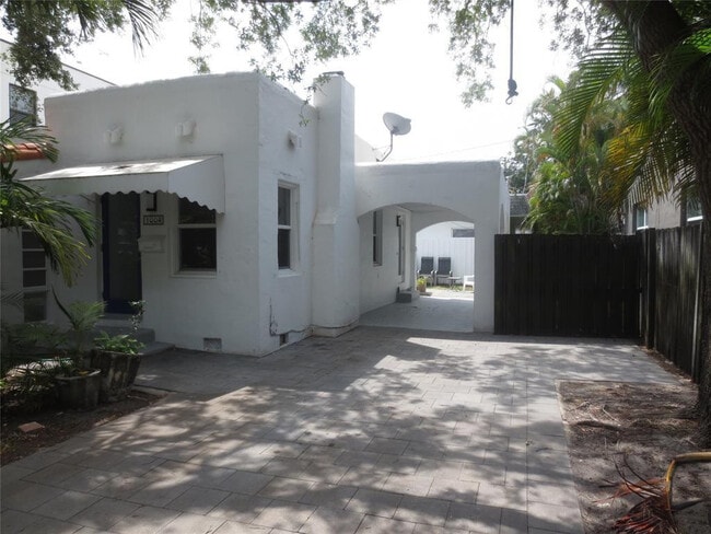 Photo - 1004 NE 3rd St