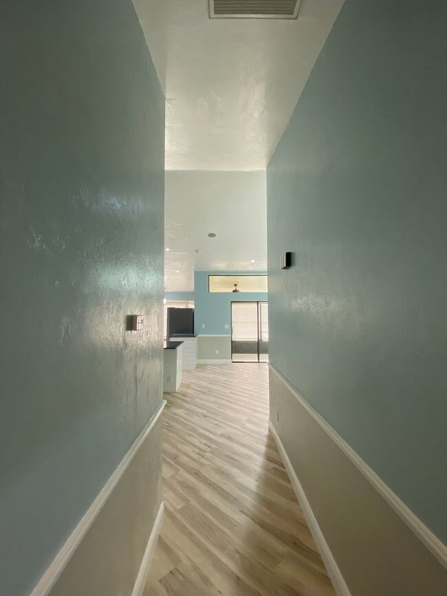 10798 Regent Cir