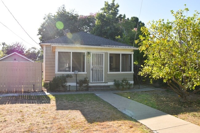 Building Photo - Old Towne Orange Rental