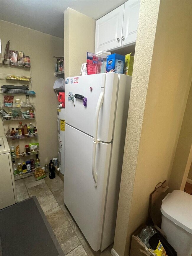 Photo - 712 W 21st St Unit 201