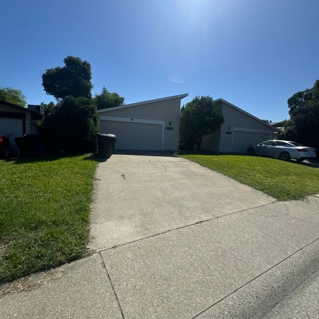 Building Photo - 9362 Mira Del Rio Dr