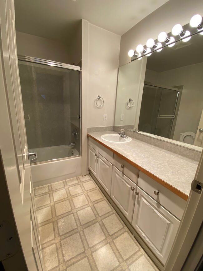 Bathroom - 931 N 86th St Unit 201