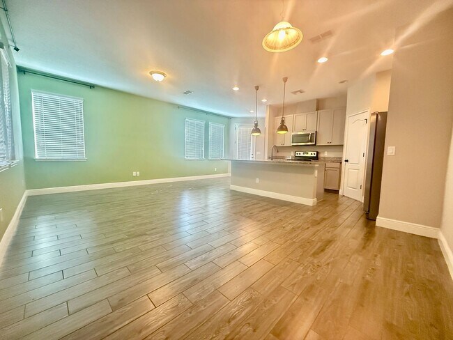 Photo - Hamlin Reserve - 4 Bed 3.5 Bath