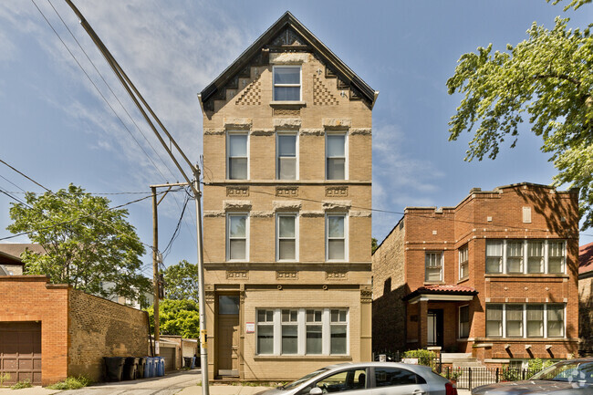 Building Photo - 2246 W Belden Ave Unit 1F Rental