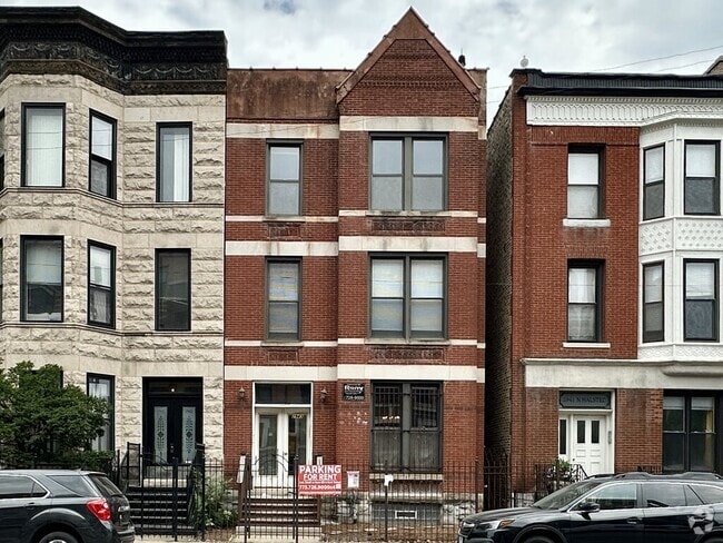Building Photo - 2943 N Halsted St Rental