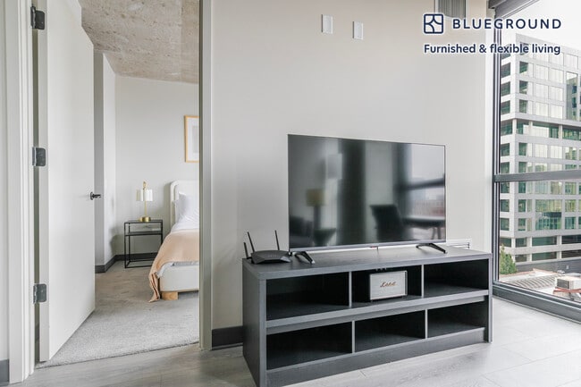 Photo - 180 N Ada St Unidad FL7-ID1300