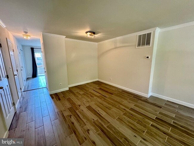 Photo - 4878 10th St S
