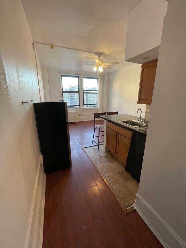 Photo - 1324 Locust St