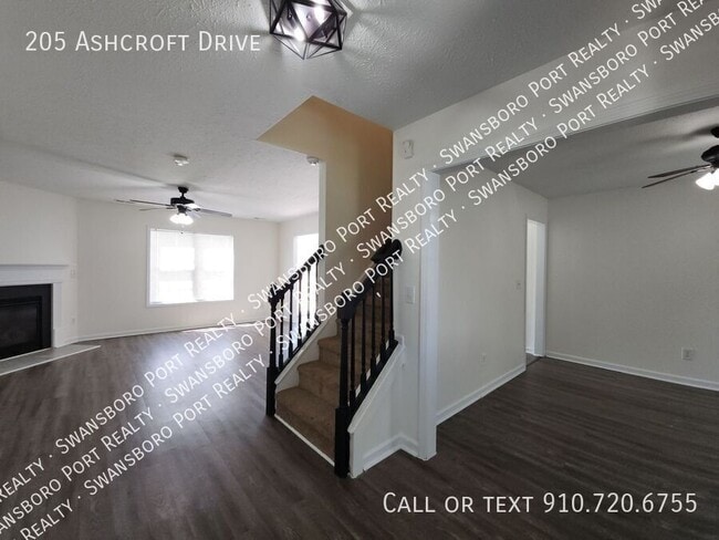 Photo - 205 Ashcroft Dr
