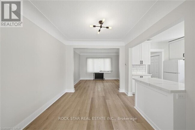 Photo - 1198 Dunsmure Rd