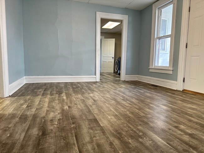 Photo - 220 W Park St