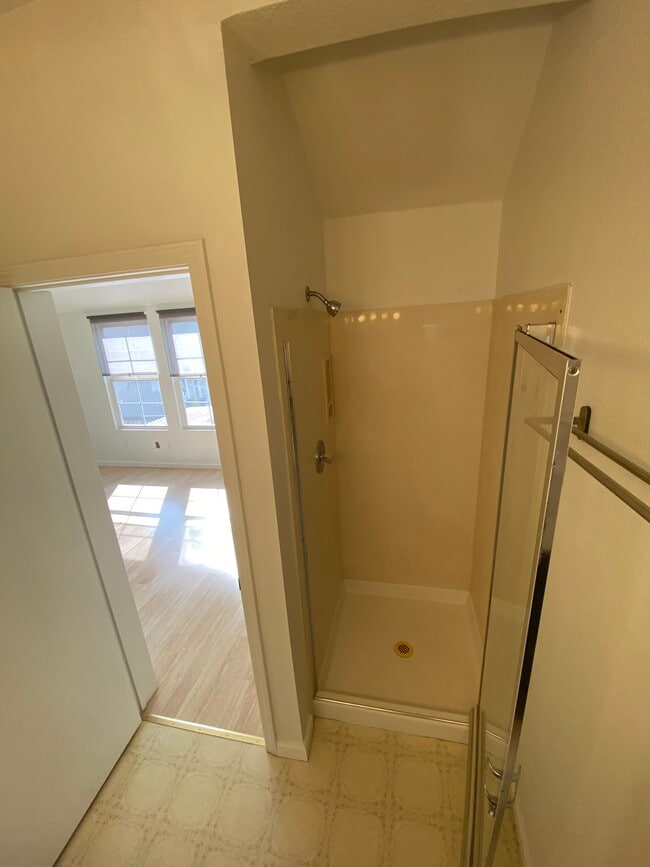 Photo - 575 Mural Ln