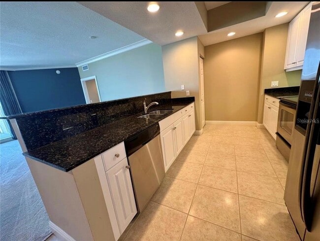 Photo - 800 N Tamiami Trl Unit 506