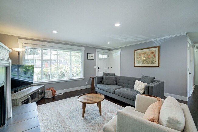 Photo - 5bd/2.5ba Edmonds Home
