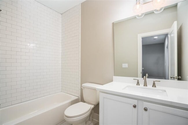 Photo - 146 1st Ave NW