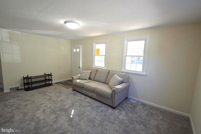 Photo - 267 Mott Ave