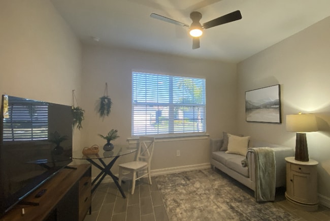 Photo - 15968 Crofton Spgs Wy Unidad 2