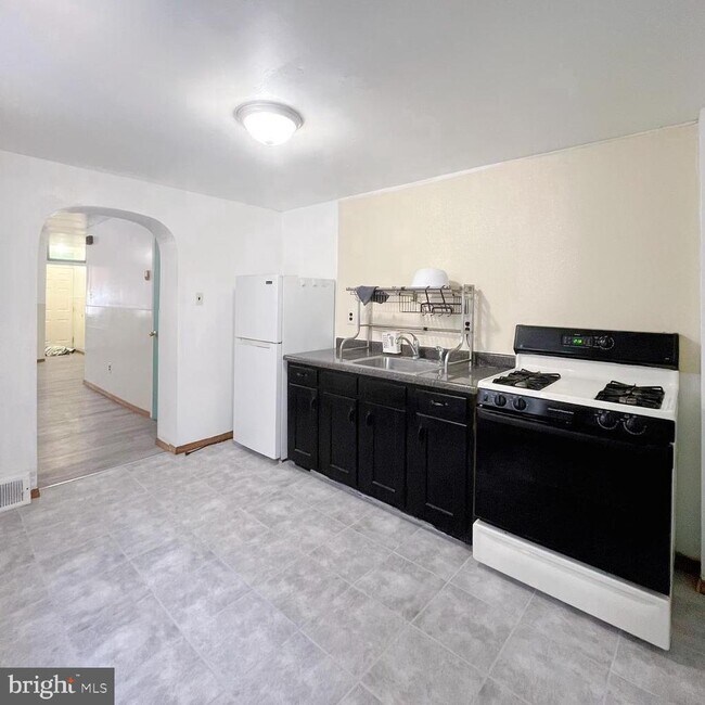 1811 E Sergeant St