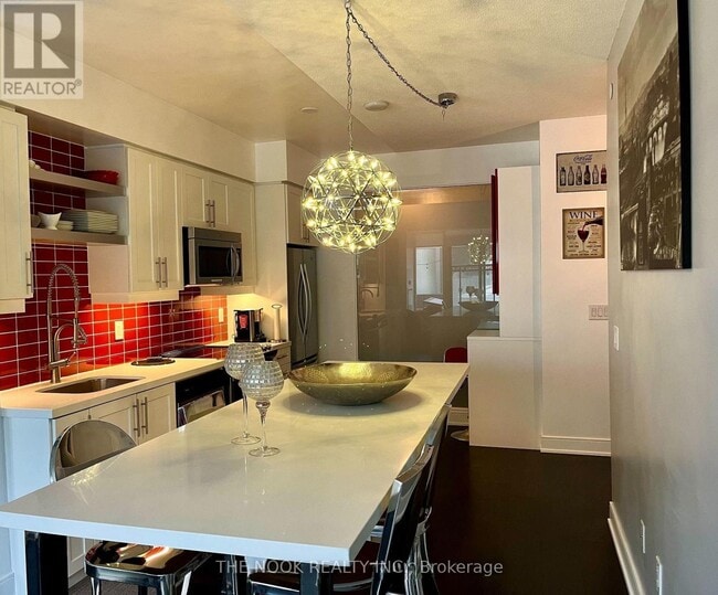 Photo - 525 Adelaide St W Unit 1835