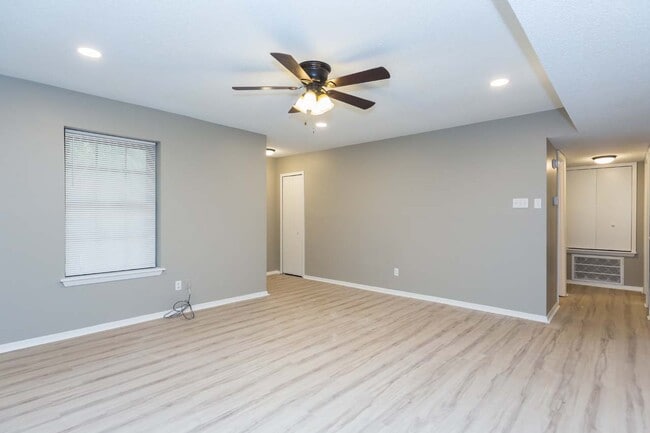 Photo - 10 Greenhaven Pl