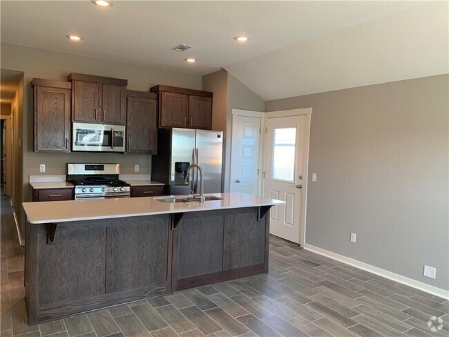 Building Photo - 601 W Weymouth Rental
