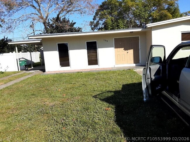 Building Photo - 159 SE Lucero Dr