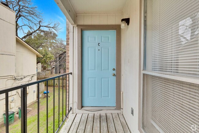 Building Photo - Upstairs Two Bedroom Unit #C Rental