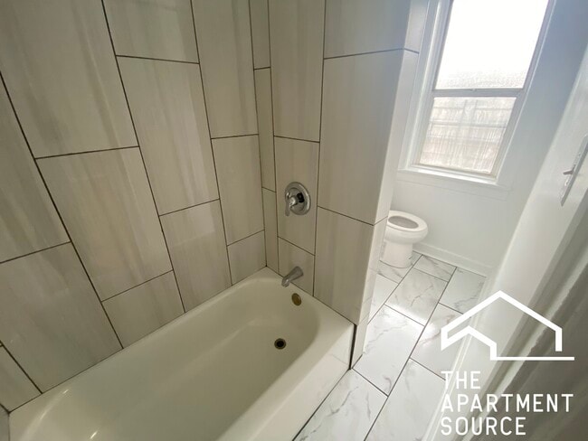 Photo - 5662 N Ridge Ave Unit 1H
