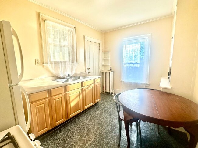 Building Photo - 1901 4th Ave