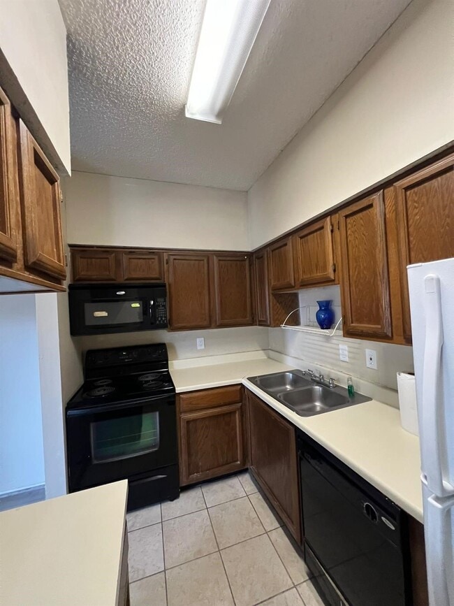 Photo - 17417 Red Oak Dr Unit 106