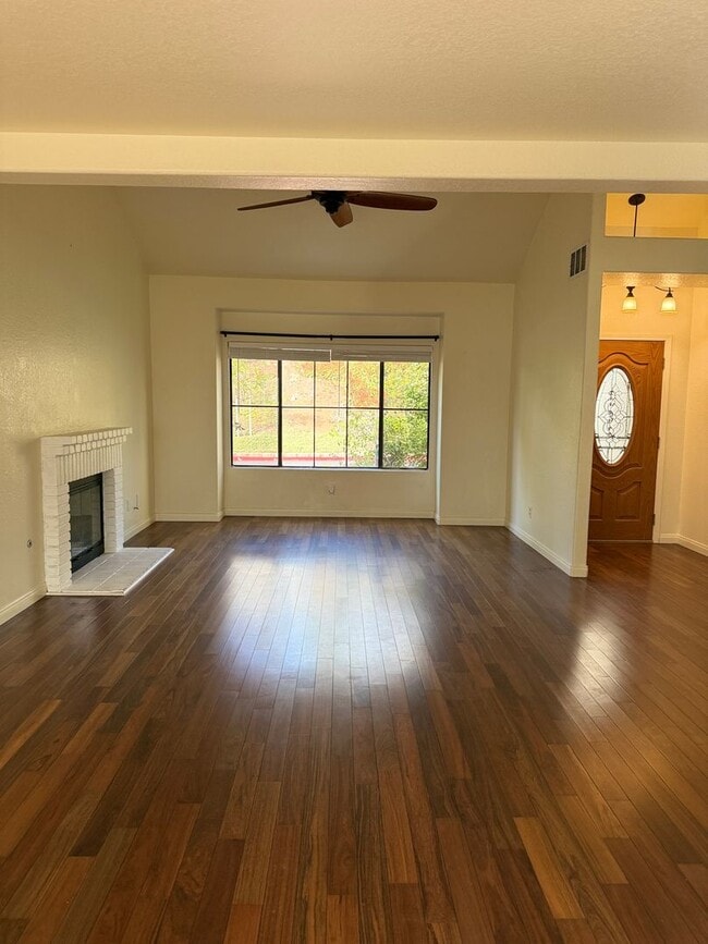 Building Photo - Beautiful 4 Bedroom Home in Spring Valley – Spacious, Bright & Move-In Ready!