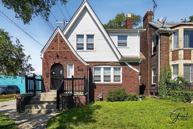 Building Photo - $1675 - Fitzgerlad Brick 3 Bedroom 2 Bath