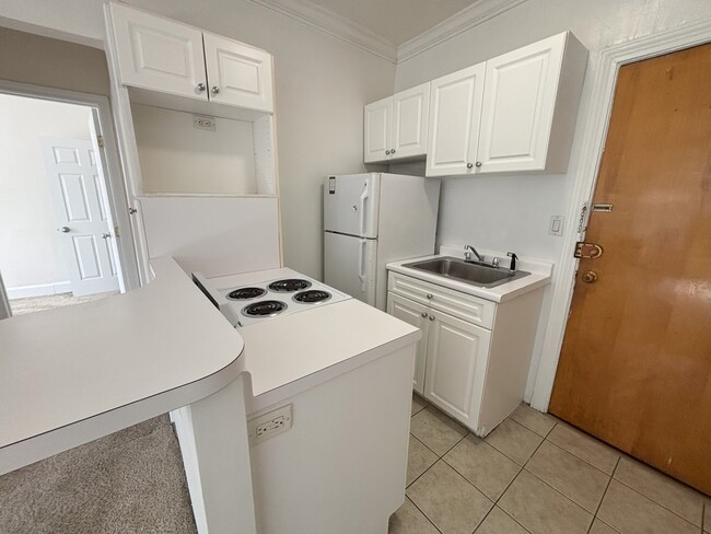 Photo - 1247 Beacon St