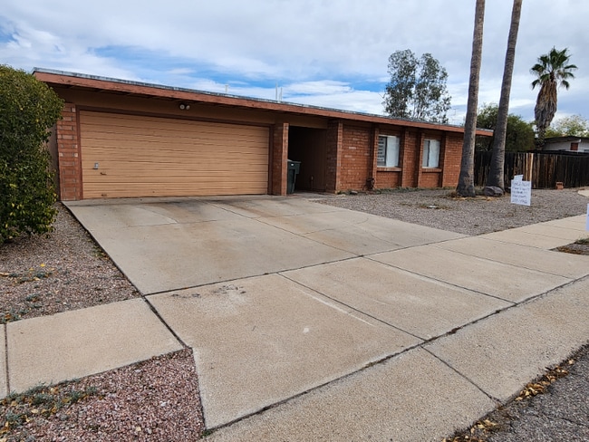 Building Photo - 9660 E Quail Pl Rental