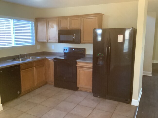 Photo - 6140 Park Hill Ave NW