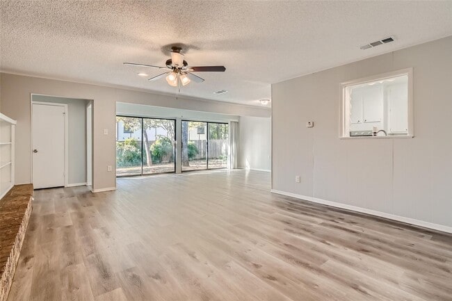 Photo - ? Modern 3-Bedroom Bedford Home with Spacious Layout ?