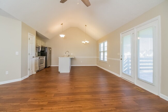 Photo - 1921 Pacific Pl