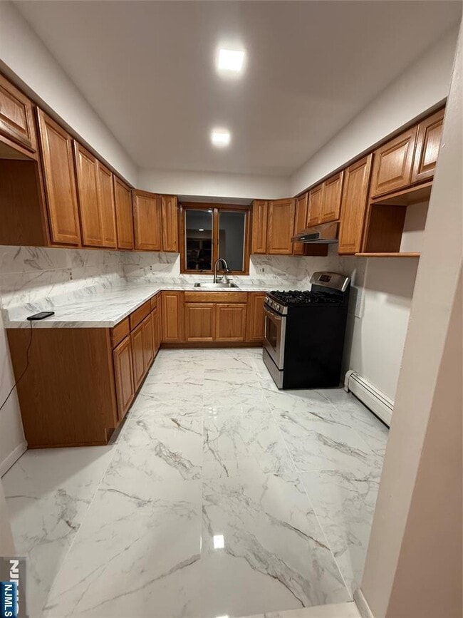 Photo - 967 E 23rd St