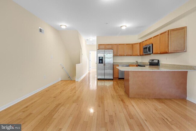 Photo - 2464 Frankford Ave Unidad B