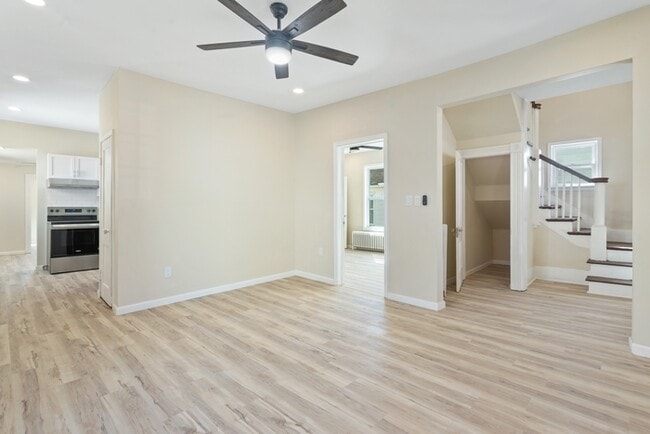 5 Bedroom Single Family in Brunswick