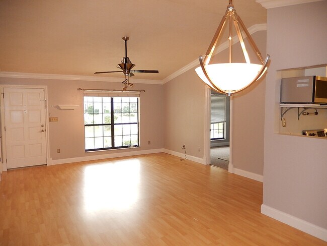 Photo - MODERN 3/2 w/ Office, Stainless Steel Apps...