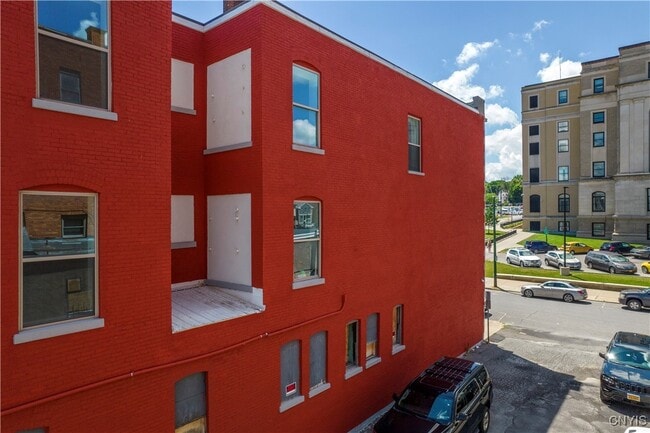 Photo - 221 Elizabeth St